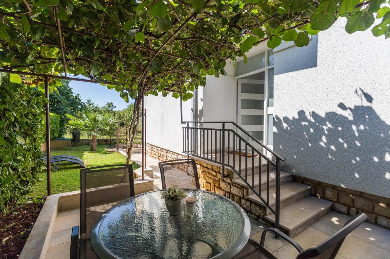 Apartments Bori Πόρετς Εξωτερικό φωτογραφία